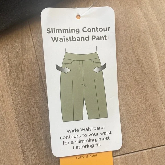 Ruby Rd black short pull on short with stretch slimming contour waistband 24W - Picture 4 of 17